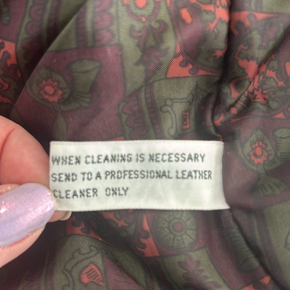 Vintage Black Leather Jacket - Picture 6 of 8